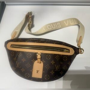 Louis Vuitton High Rise Bumbag - only worn 3xs